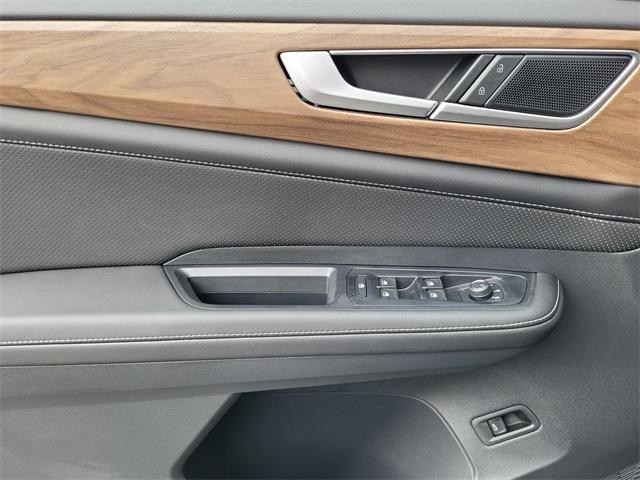 new 2025 Volkswagen Atlas car, priced at $40,746