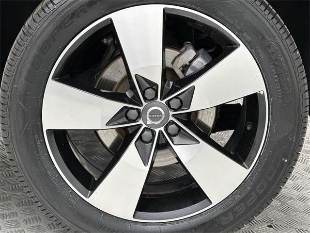 used 2020 Volvo XC40 car, priced at $24,499