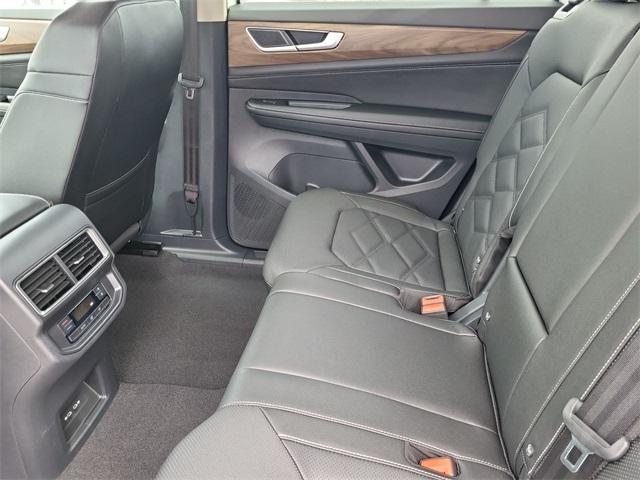 new 2025 Volkswagen Atlas car, priced at $38,211