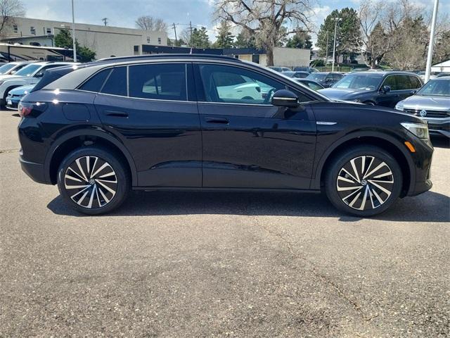 new 2025 Volkswagen ID.4 car, priced at $38,060