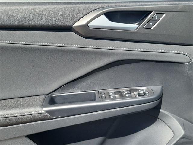 new 2025 Volkswagen Taos car, priced at $30,321
