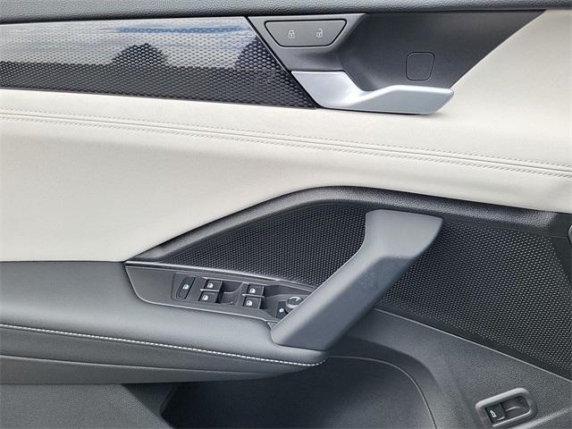 new 2025 Volkswagen Tiguan car, priced at $34,989