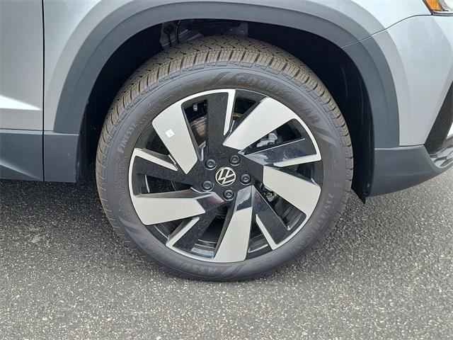 new 2024 Volkswagen Taos car, priced at $33,712