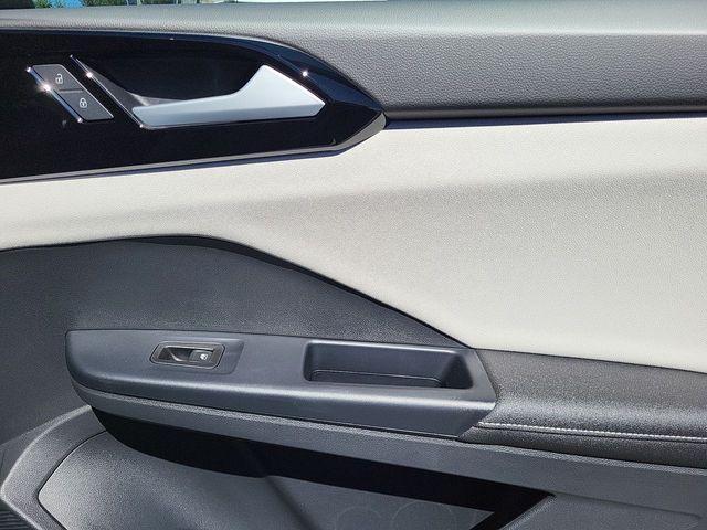 new 2025 Volkswagen Taos car, priced at $25,810