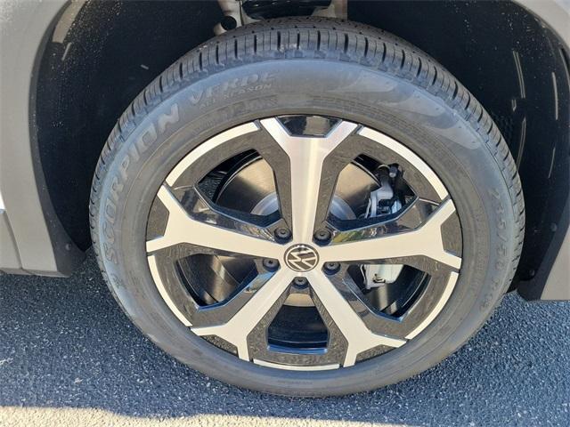 new 2025 Volkswagen Tiguan car, priced at $33,715
