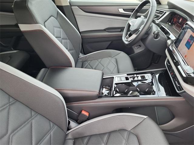 new 2025 Volkswagen Atlas car, priced at $45,132