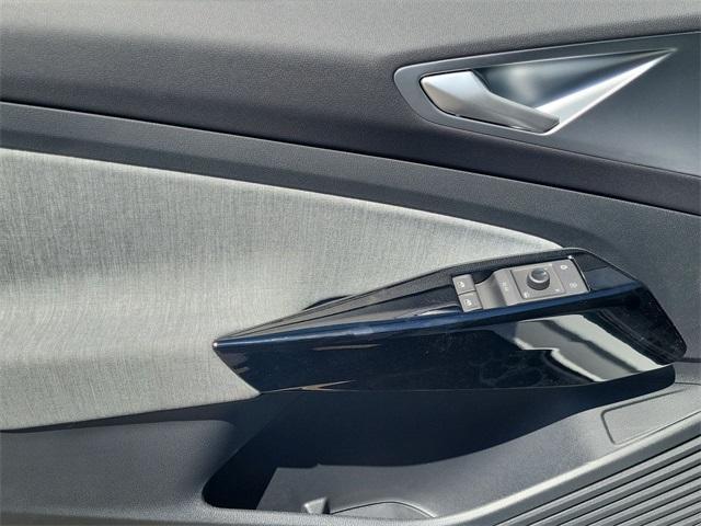 new 2025 Volkswagen ID.4 car, priced at $31,560