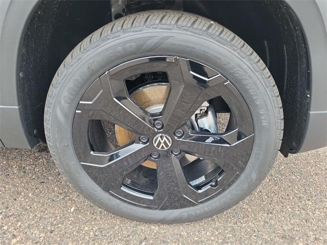 new 2025 Volkswagen Taos car, priced at $32,919