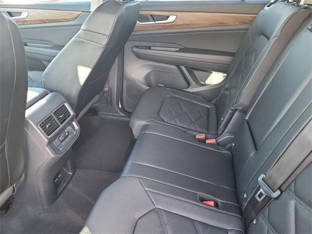 new 2025 Volkswagen Atlas car