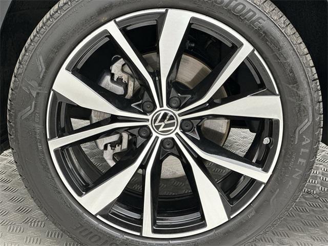 used 2025 Volkswagen Atlas Cross Sport car, priced at $51,500