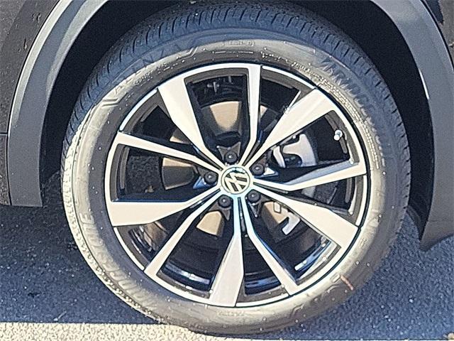 new 2025 Volkswagen Atlas Cross Sport car, priced at $50,518