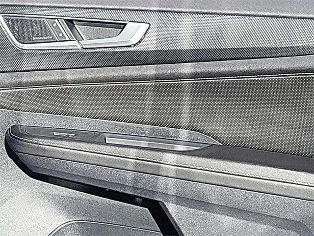 new 2025 Volkswagen Atlas Cross Sport car, priced at $50,518