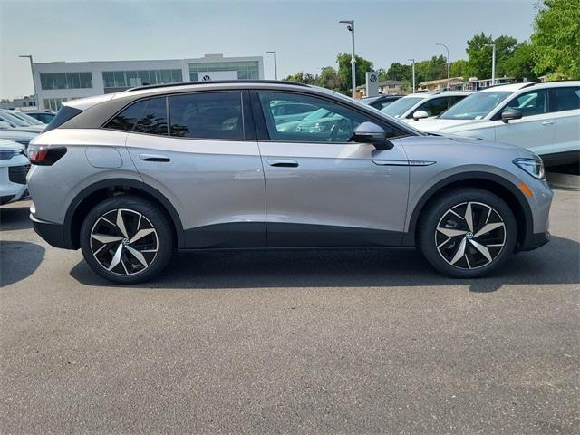 new 2025 Volkswagen ID.4 car, priced at $38,832
