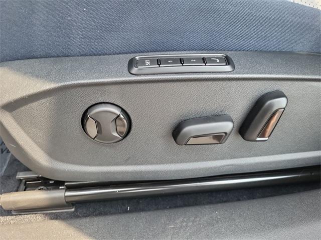 new 2025 Volkswagen ID.4 car, priced at $38,832