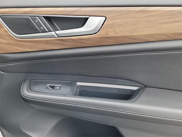 new 2025 Volkswagen Atlas car, priced at $43,668