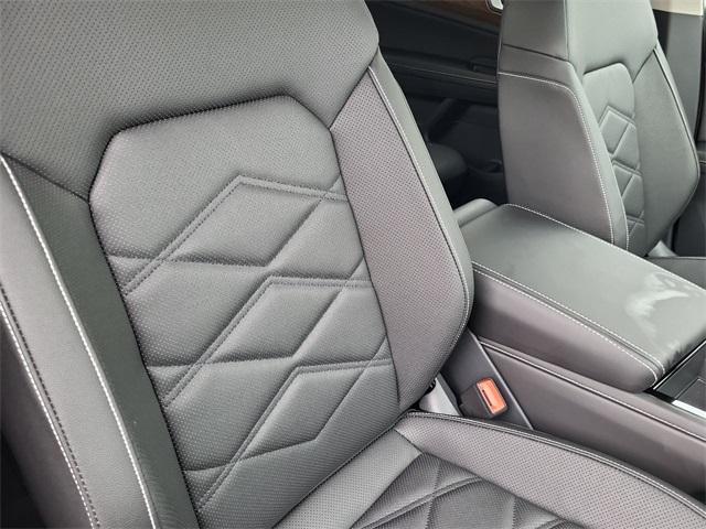 new 2025 Volkswagen Atlas car, priced at $43,668