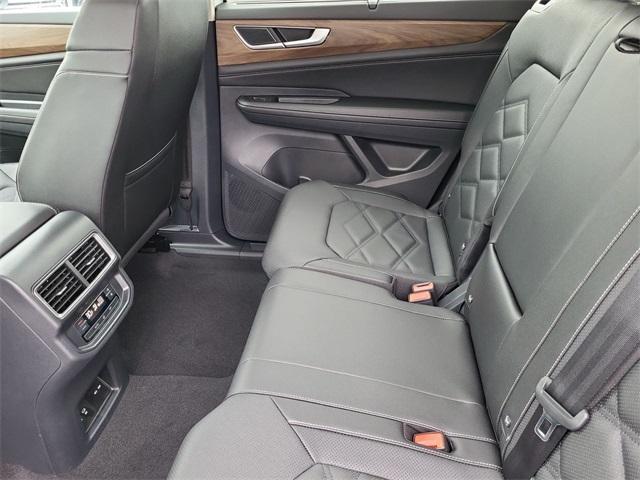 new 2025 Volkswagen Atlas car, priced at $43,668
