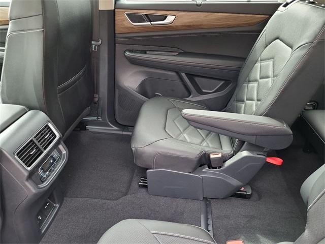 new 2025 Volkswagen Atlas car, priced at $44,266