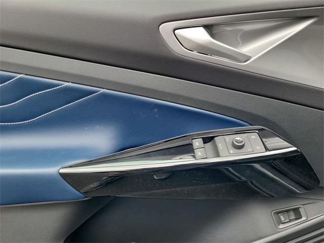 new 2025 Volkswagen ID.4 car, priced at $44,593
