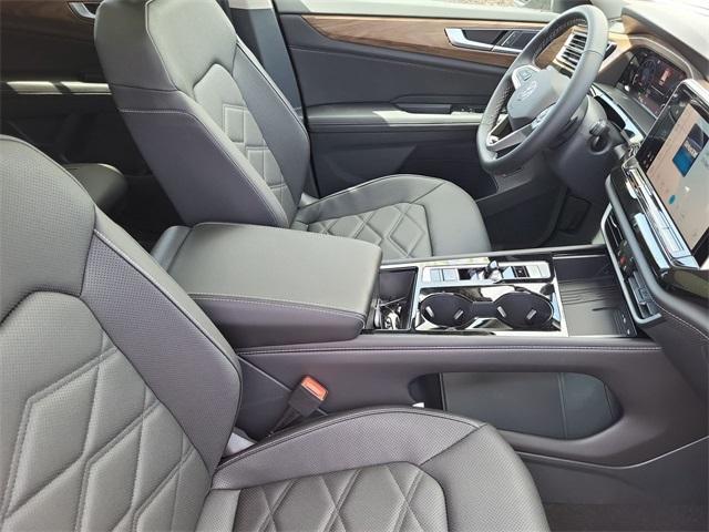 new 2025 Volkswagen Atlas car, priced at $43,168
