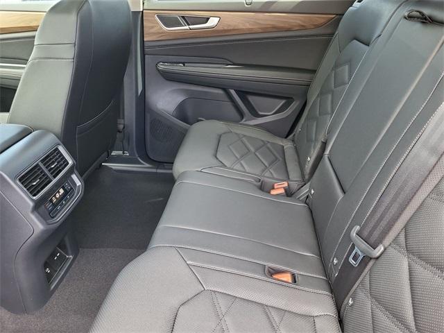 new 2025 Volkswagen Atlas car, priced at $43,168