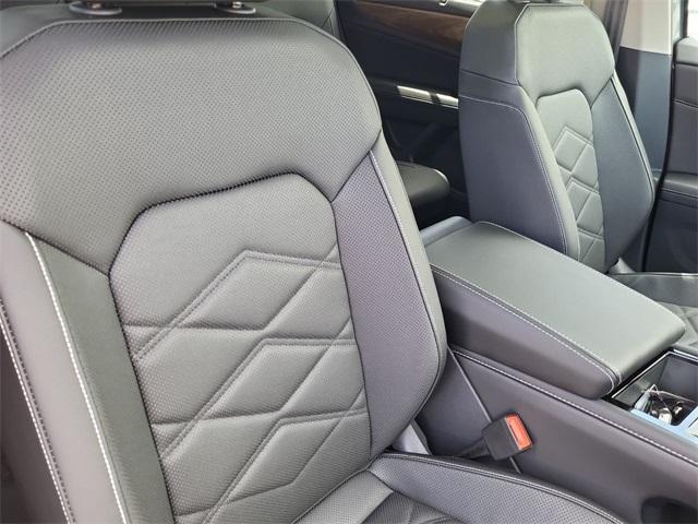 new 2025 Volkswagen Atlas car, priced at $43,168