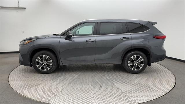 used 2020 Toyota Highlander car, priced at $36,999