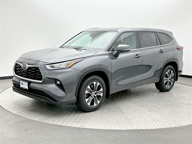used 2020 Toyota Highlander car, priced at $36,999