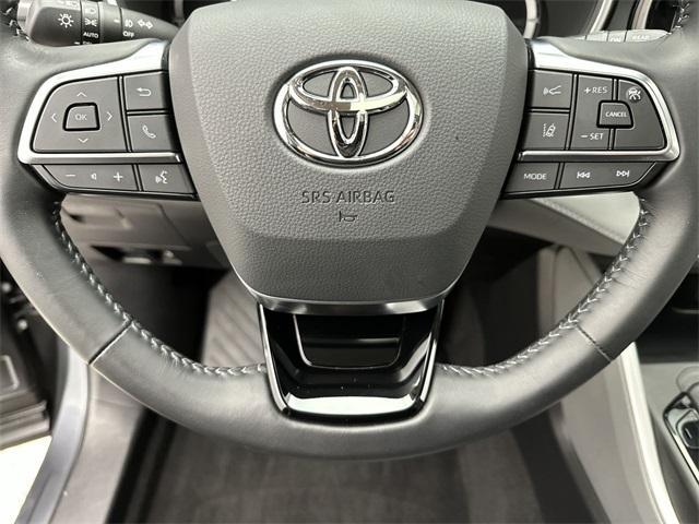 used 2020 Toyota Highlander car, priced at $36,999