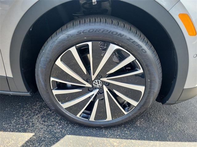 new 2025 Volkswagen ID.4 car, priced at $36,560