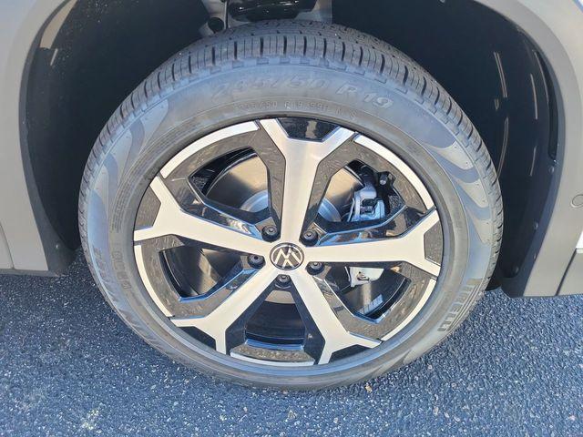 new 2025 Volkswagen Tiguan car, priced at $33,370