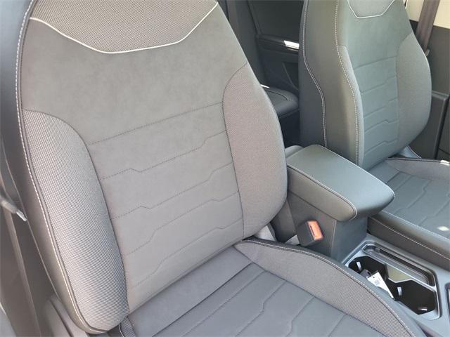 new 2025 Volkswagen Taos car