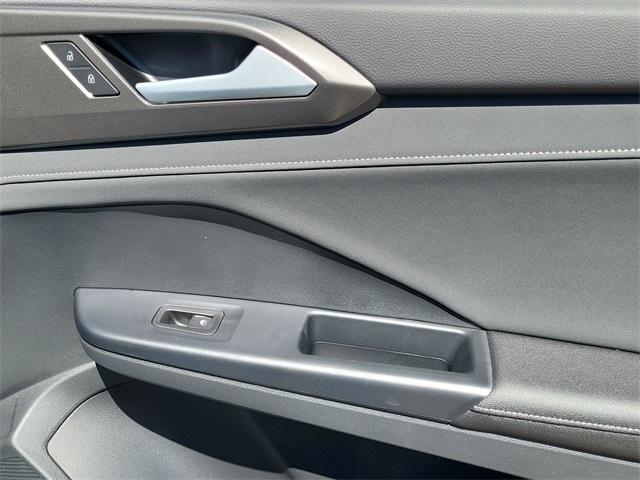 new 2025 Volkswagen Taos car