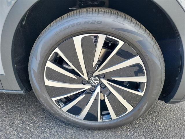 new 2025 Volkswagen ID.4 car, priced at $38,060