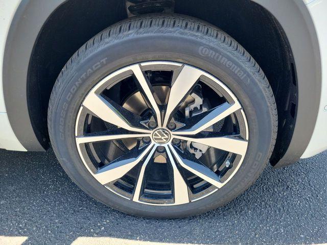 new 2025 Volkswagen Atlas car, priced at $50,093