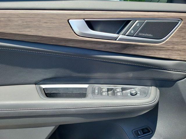 new 2025 Volkswagen Atlas car, priced at $50,093