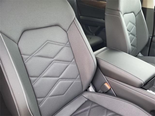 new 2025 Volkswagen Atlas car, priced at $44,353