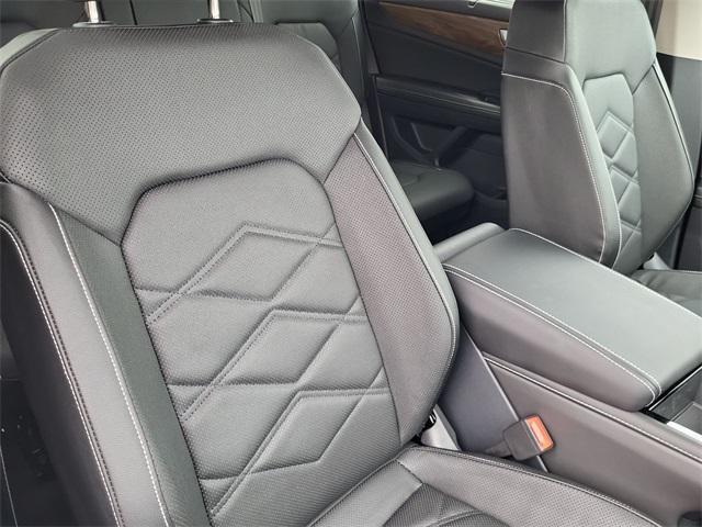 new 2025 Volkswagen Atlas car, priced at $42,648