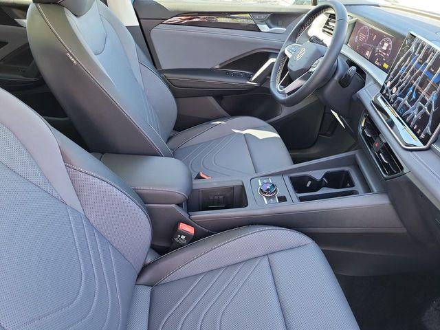 new 2025 Volkswagen Tiguan car, priced at $33,412