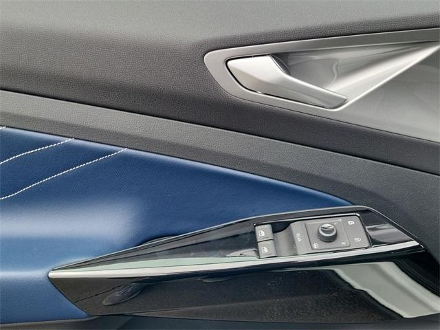new 2025 Volkswagen ID.4 car, priced at $43,433