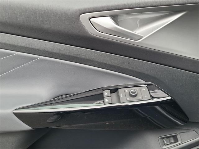 new 2025 Volkswagen ID.4 car, priced at $39,343