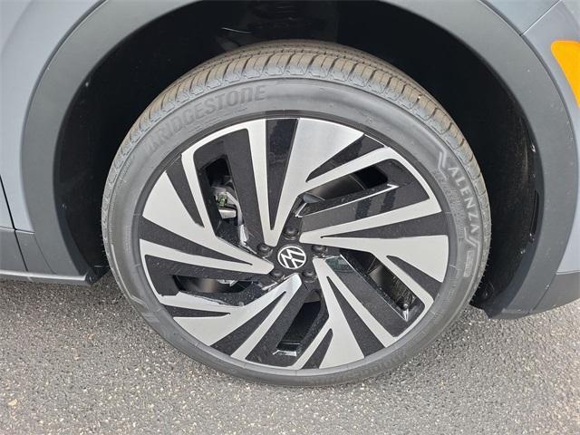 new 2025 Volkswagen ID.4 car, priced at $39,343