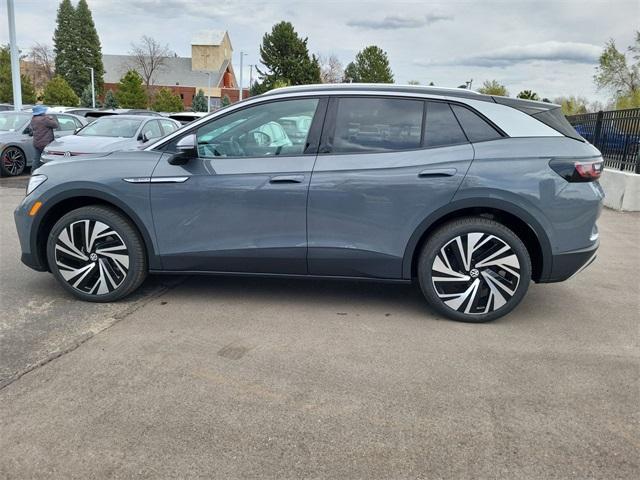 new 2025 Volkswagen ID.4 car, priced at $46,093