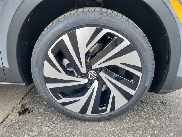 new 2025 Volkswagen ID.4 car, priced at $46,093