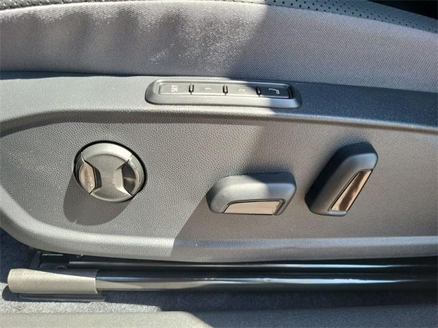 new 2025 Volkswagen ID.4 car, priced at $42,997