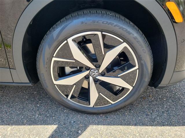 new 2025 Volkswagen ID.4 car, priced at $42,997