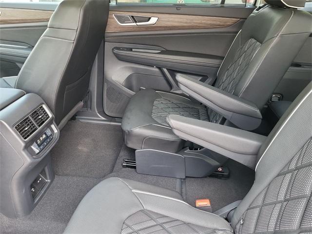 new 2025 Volkswagen Atlas car, priced at $50,651