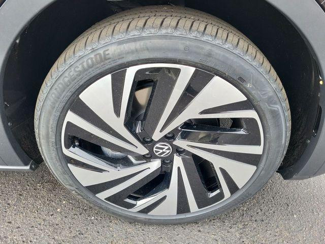 new 2025 Volkswagen ID.4 car, priced at $48,193