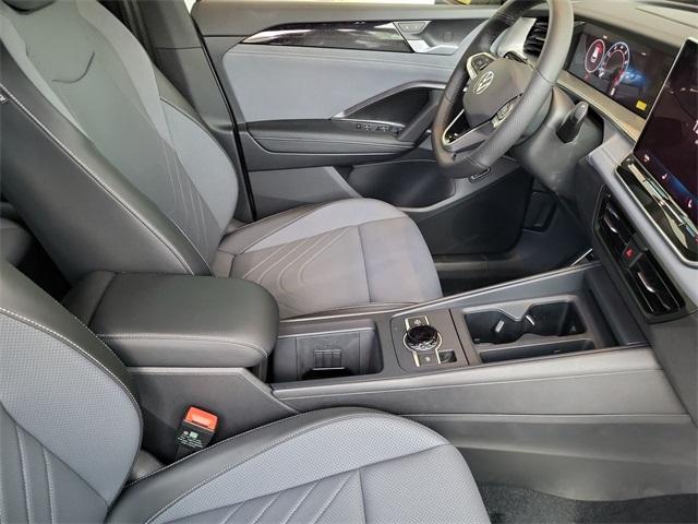 new 2025 Volkswagen Tiguan car, priced at $37,833