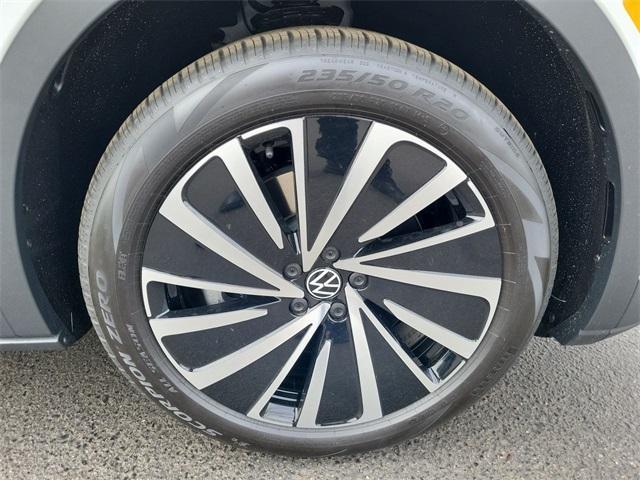 new 2025 Volkswagen ID.4 car, priced at $38,060